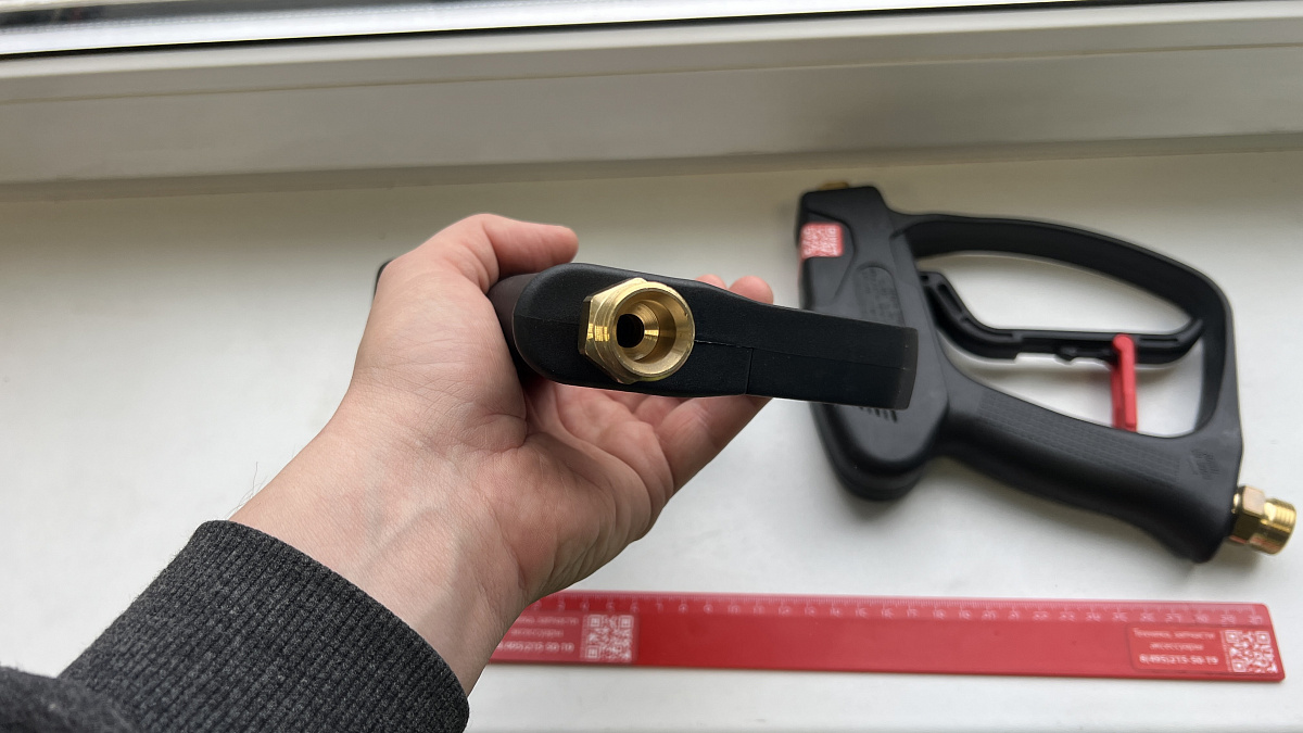 Курок распылительный MV951, вход M22x1,5ш;  выход 1/4г